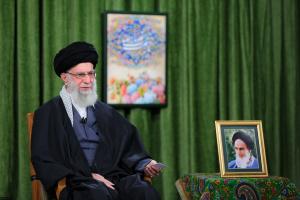 پیام نوروزی رهبر معظم انقلاب اسلامی به مناسبت آغاز سال ۱۴۰۳ | پیشرفت‌های چشمگیر علمی، پیشرفت‌های فنّاوری و تولیدات زیربنایی در سراسر کشور جزو شیرینی‌ها و خبرهای خوش ۱۴۰۲ بود | تاکید بر مردمی‌سازی اقتصاد