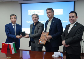 ارتقای همکاری میان دانشگاه تهران و دانشگاه نرمال پکن/ ایجاد سازوکار توسعه آموزش زبان فارسی و چینی